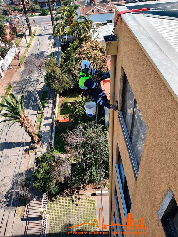 Reparación de tuberías verticales de aguas lluvia